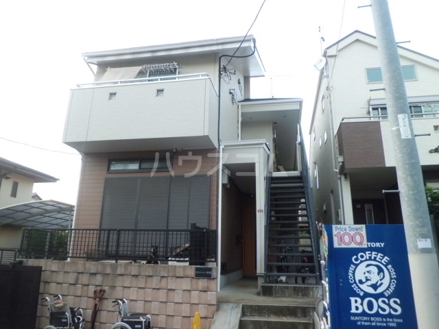 18/23 エントランス