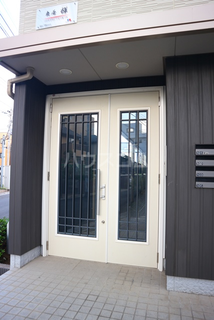 2/4 エントランス