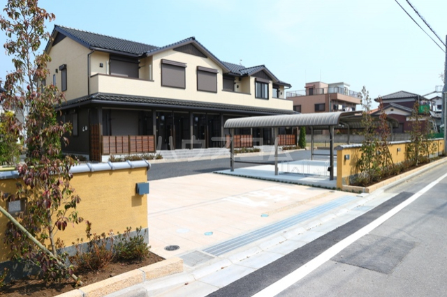 18/28 エントランス