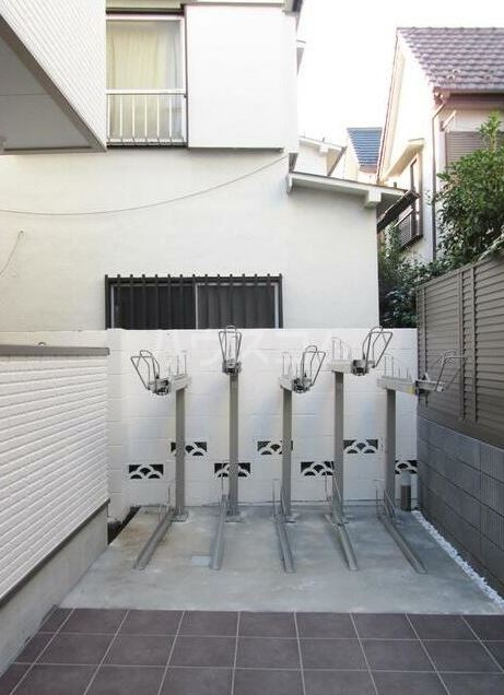 26/30 エントランス