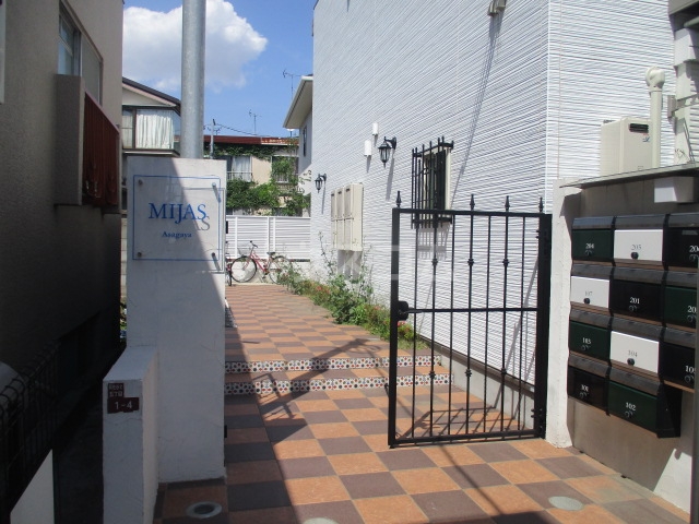 18/22 エントランス