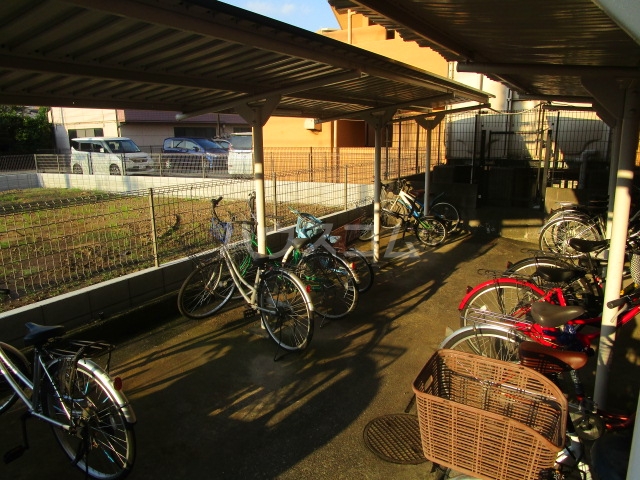 23/30 駐車場
