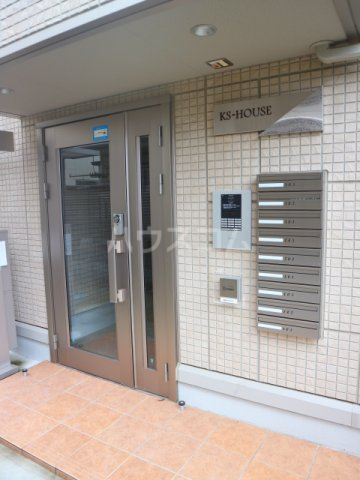 28/30 エントランス