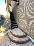 18/23 エントランス