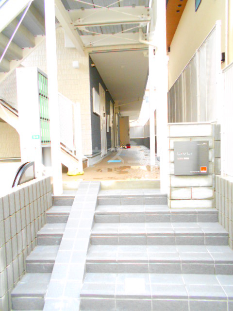 24/30 エントランス