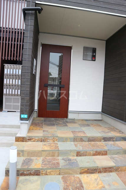 29/30 エントランス