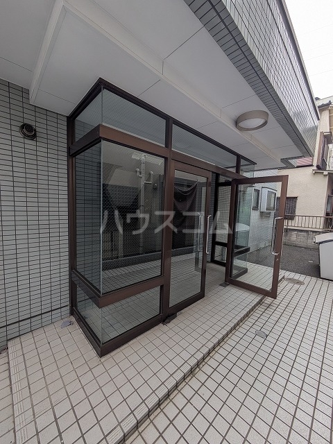 2/2 エントランス