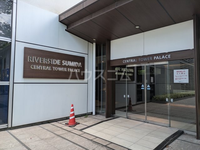 19/29 エントランス