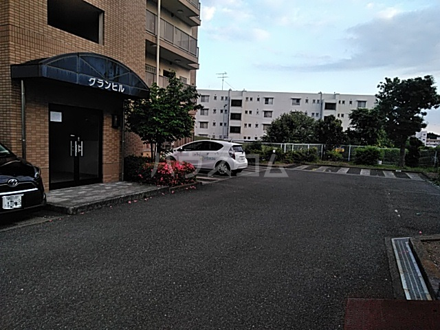 18/21 駐車場
