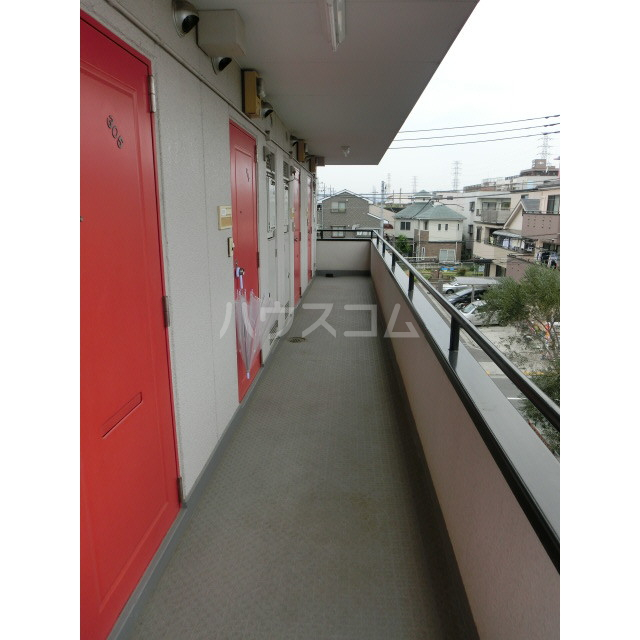 18/28 エントランス