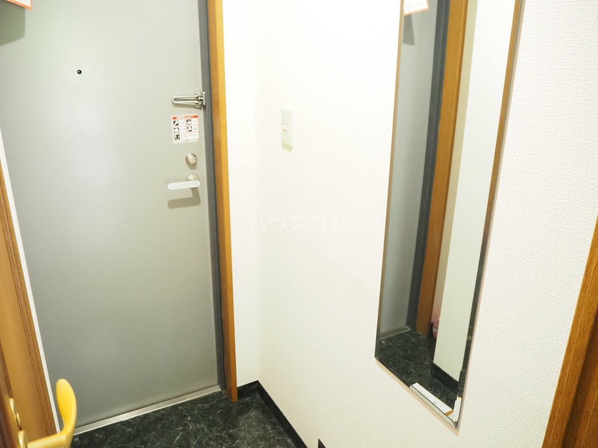 16/26 エントランス