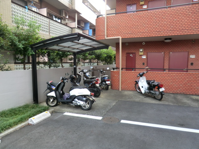 22/30 駐車場