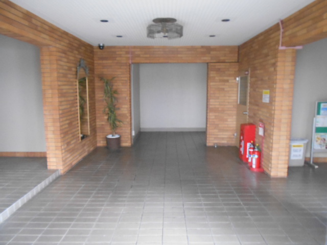 17/27 エントランス