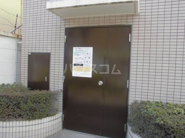 21/27 エントランス