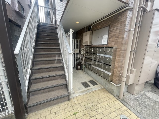 22/30 エントランス