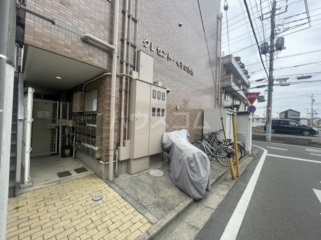 23/30 エントランス