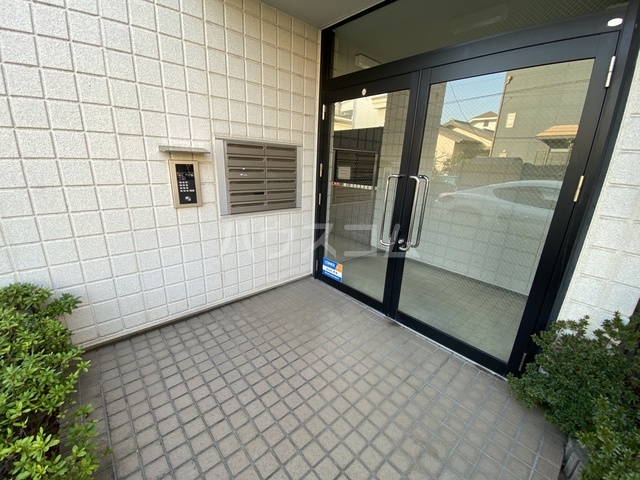 14/22 エントランス
