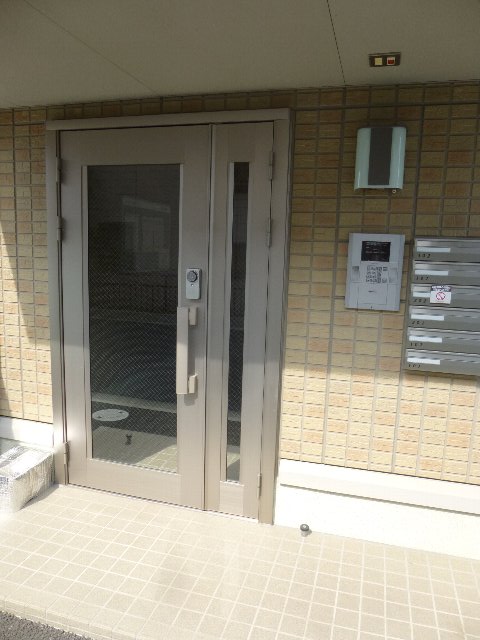 23/30 エントランス