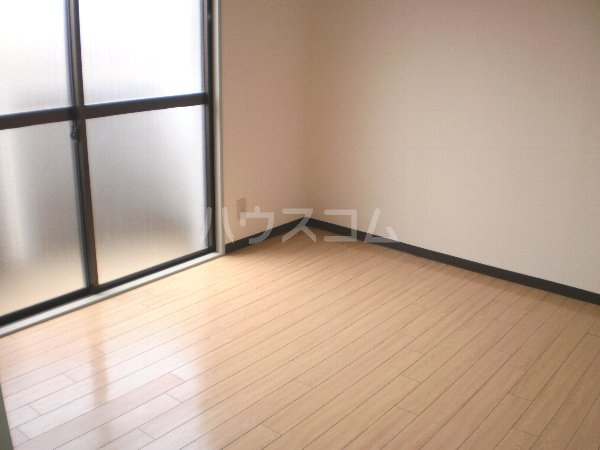 19/27 エントランス