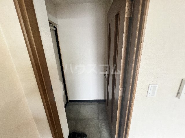 13/30 玄関