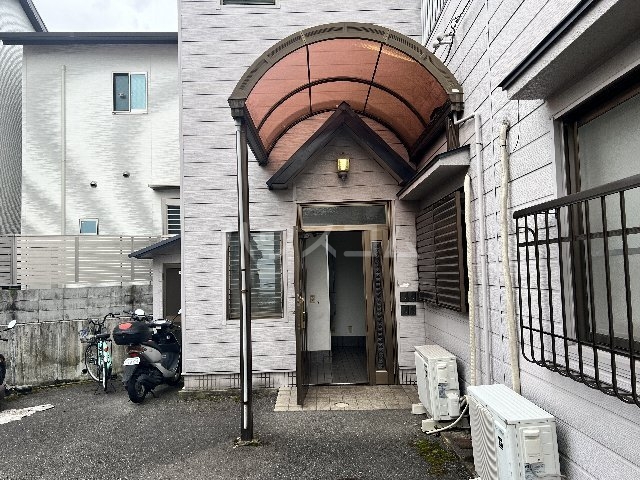 29/30 エントランス