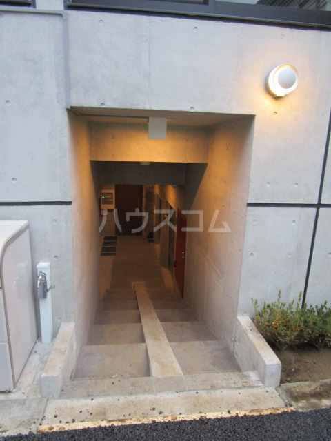 26/30 エントランス