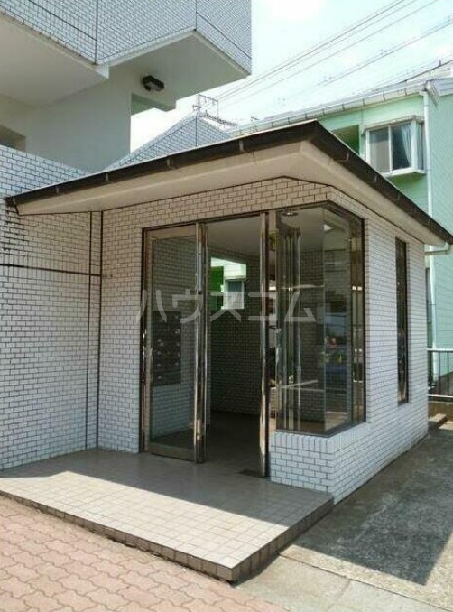 13/13 エントランス