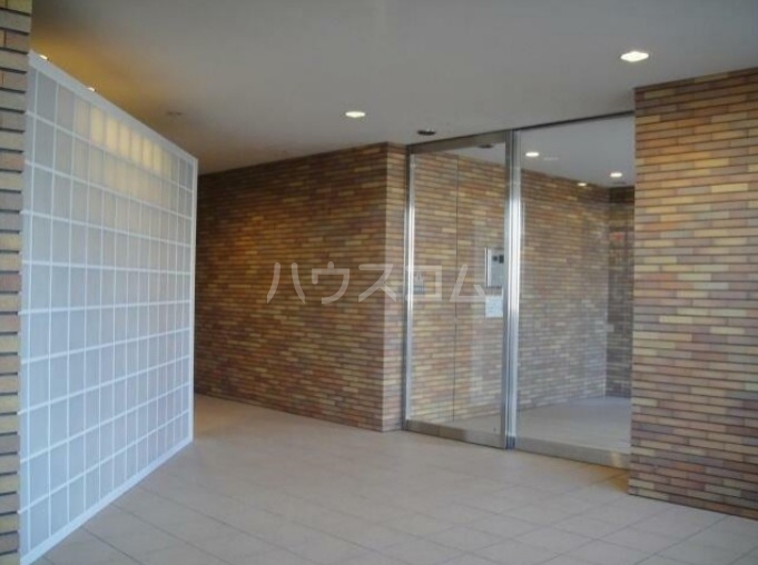 18/22 エントランス