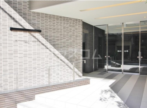 22/30 エントランス