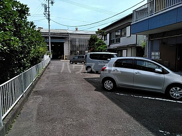 14/14 駐車場