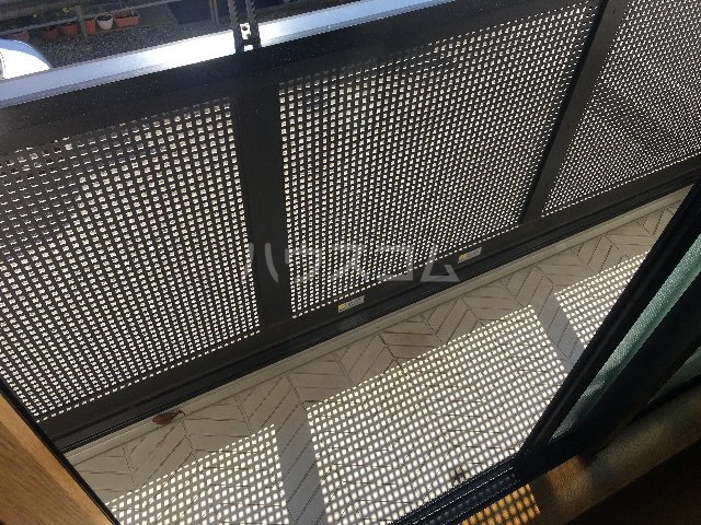 18/27 バルコニー