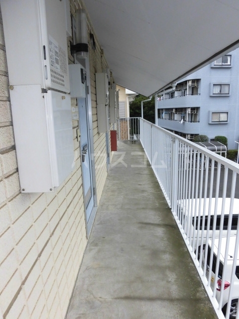 18/27 エントランス