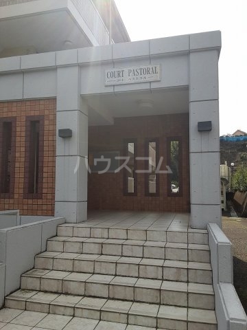 23/30 エントランス