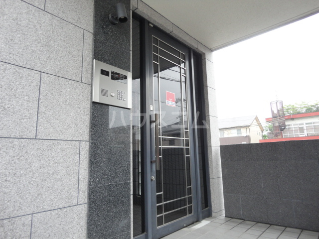 28/30 エントランス