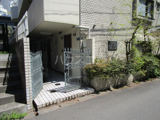 22/30 エントランス