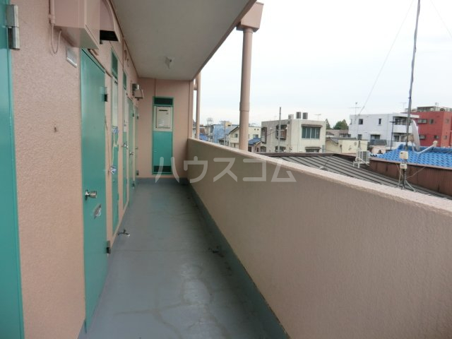 22/30 エントランス