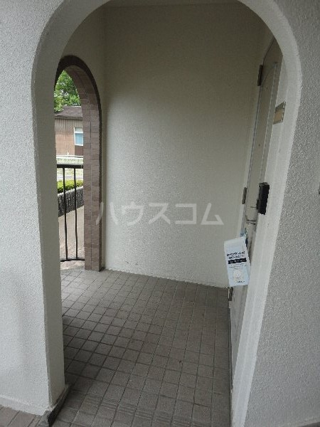 20/21 エントランス