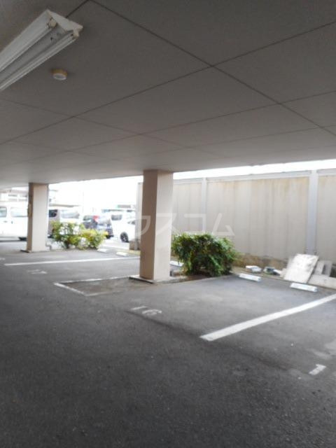 アメニティ東香里駐車場