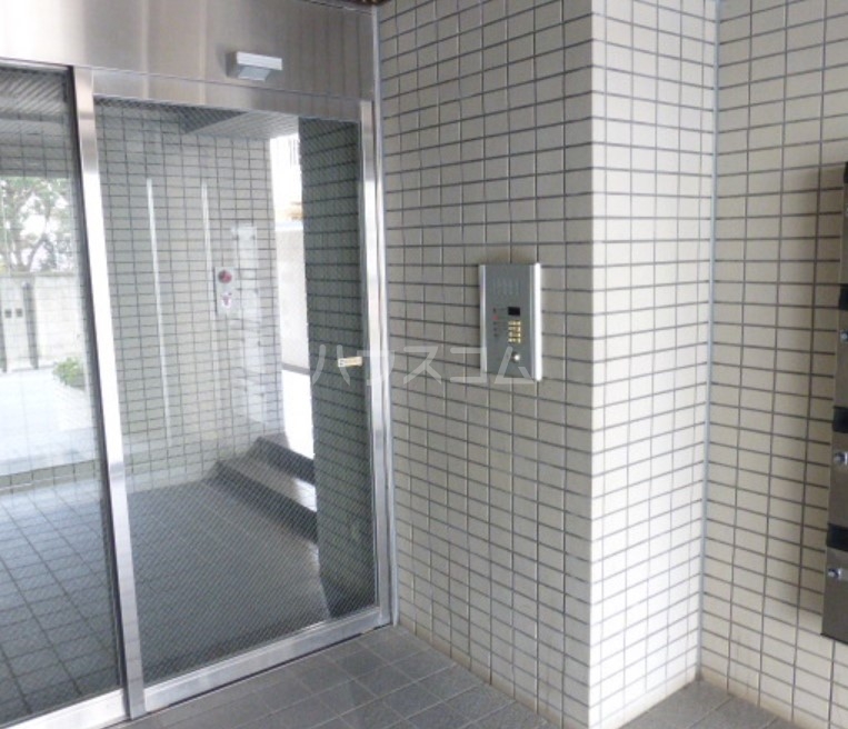 22/30 エントランス