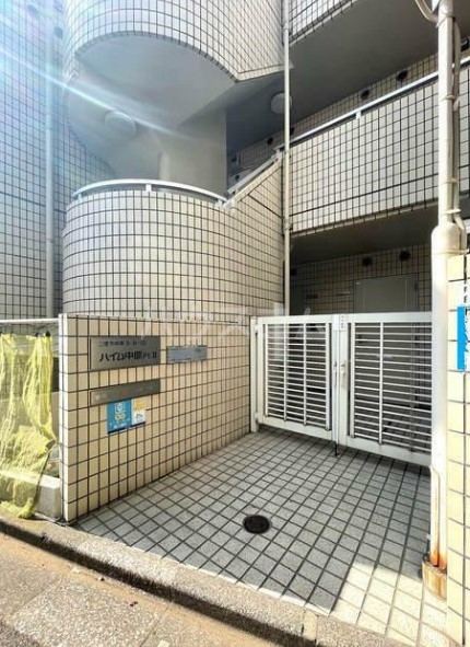 14/20 エントランス