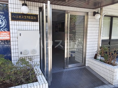 27/30 エントランス