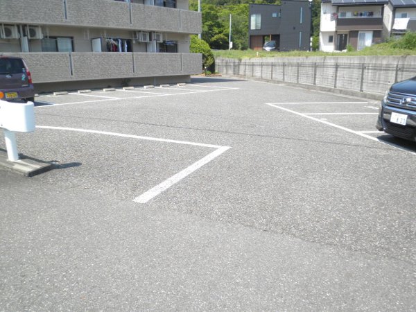 22/23 駐車場