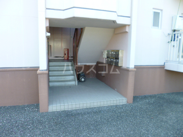 14/15 エントランス