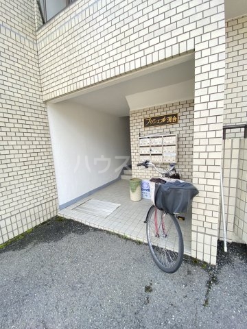 22/30 エントランス