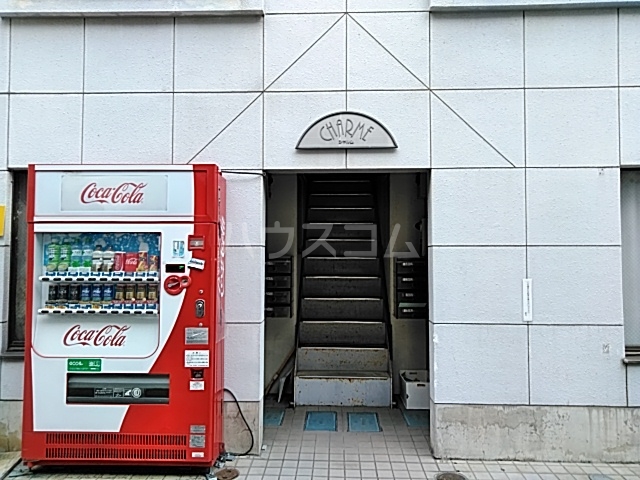 18/28 エントランス