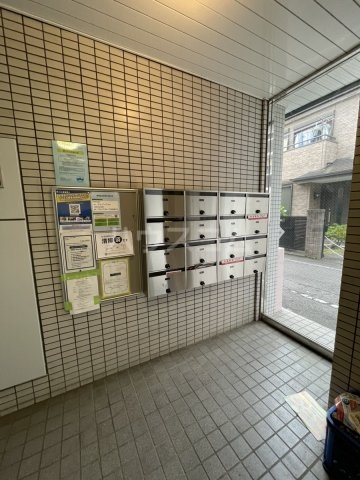 19/29 エントランス