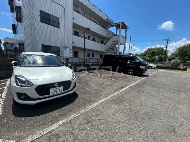 22/30 駐車場