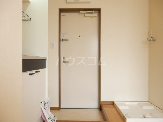 23/30 エントランス