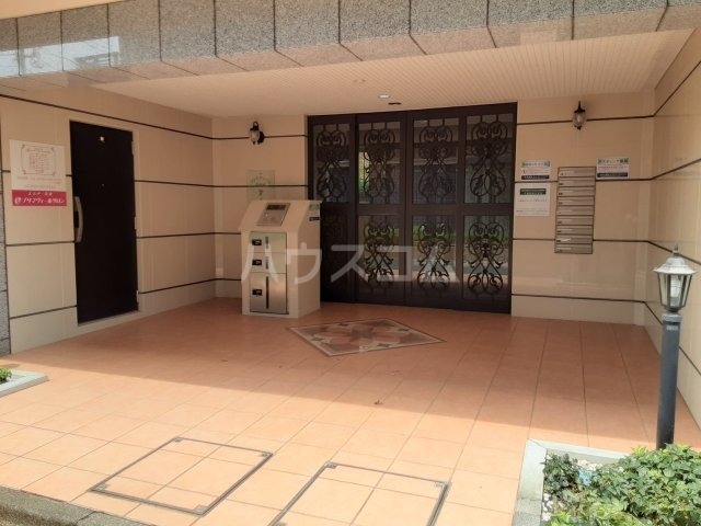 28/29 エントランス