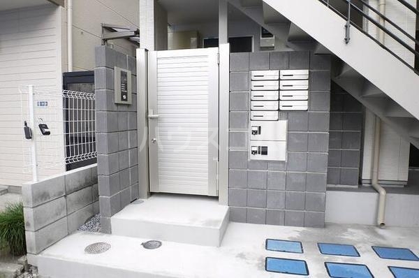 18/21 エントランス